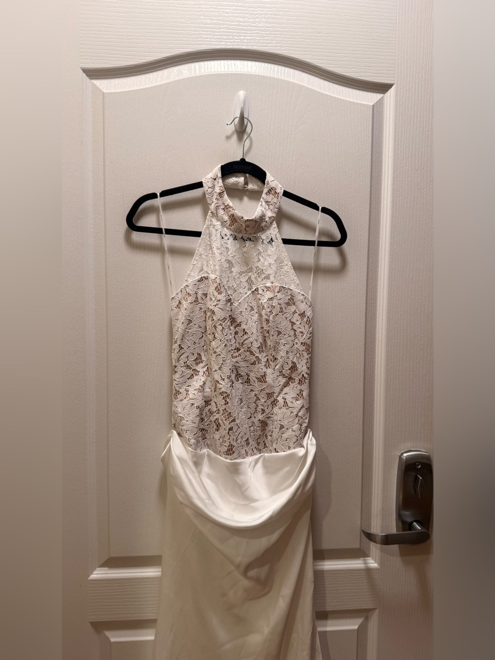 ELLIATT Elegant White Lace Halter Satin Wedding Dress -size S NWT - Picture 4 of 5